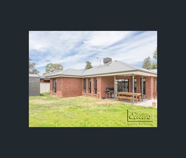 6 Arinya Close, Ascot, Vic 3551 - Photo 2