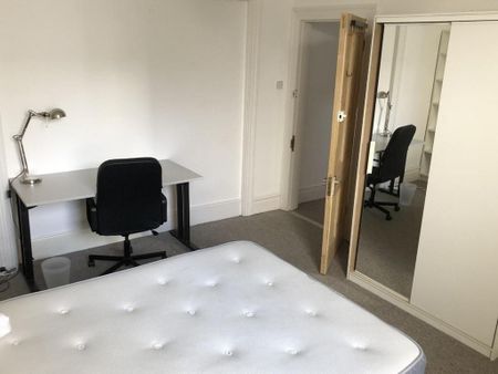 6 bedroom house to rent - Photo 2