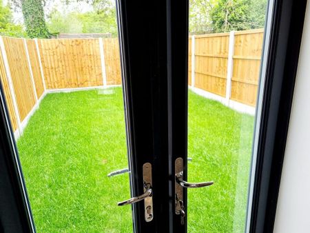 Studio to rent - Photo 4