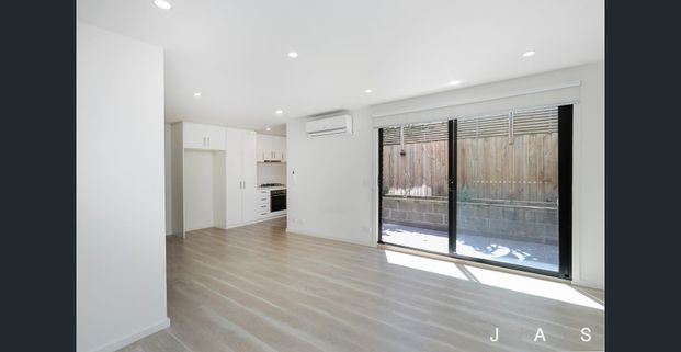 Contemporary Comfort in the Heart of West Footscray - Photo 1