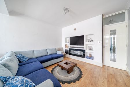 3 bedroom terraced house to rent - Photo 3