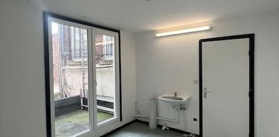 Studio met slaaphoek te huur in Charleroi voor € 690 met 1 slaapkamer - Photo 2