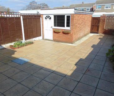 3 bedroom terraced house to rent - Photo 2