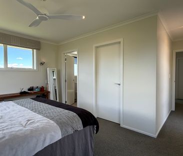 Modern living, country location! - Photo 4