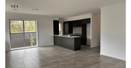 Brand New 5-Bedroom Home in the Heart of Austral - Photo 4