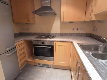 Victoria Way, Woking, Surrey, GU21 6AJ - Photo 5