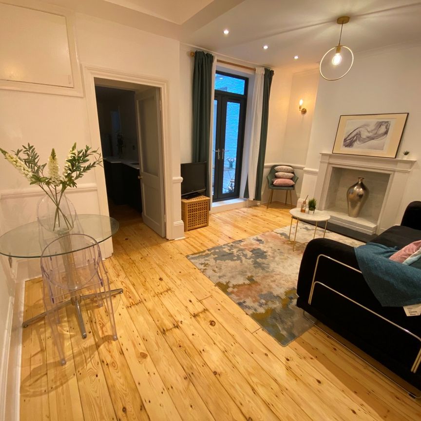 2 Bed Flat, Overstone Road, W6 - Photo 1