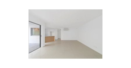 Modern, comfortable, and conveniently located, this spacious apartment offers a relaxed lifestyle close to everything. - Photo 4