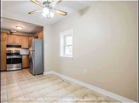 Detached Home For Lease | W9248183 - Photo 3