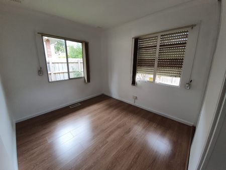 1/10 Binalong Avenue, Chadstone VIC 3148 - Apartment For Rent | Domain - Photo 4