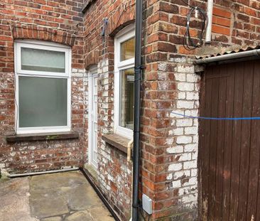 3 bedroom terraced house to rent - Photo 5