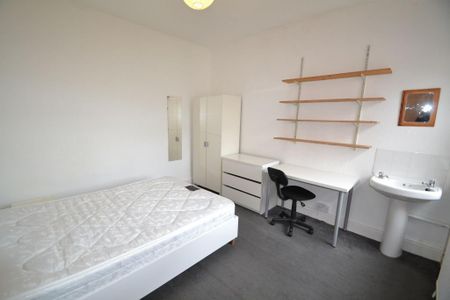 6 bedroom house to rent - Photo 2