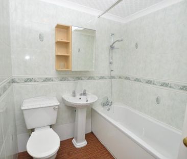 2 bedroom semi-detached house to rent - Photo 3