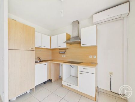 Location Appartement 2 pièces 43m² ANTIBES 06600 - Photo 4