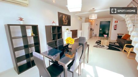 madrid, Community of Madrid 28050 - Photo 3