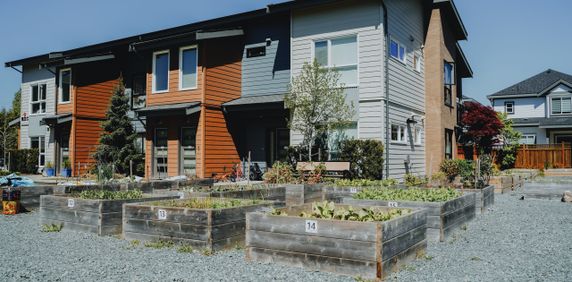 Emmaus Place. Beautiful One Bedroom on Fourth Floor - Photo 2