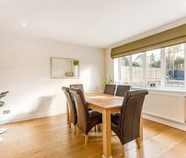 4 bedroom detached house to rent - Photo 4