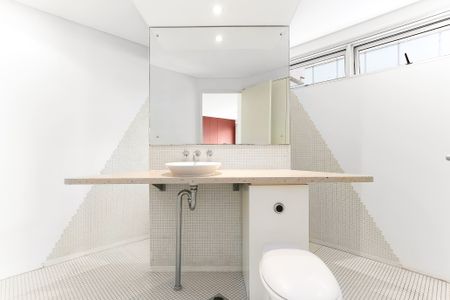 Modern One Bedroom Apartment with Large Balcony - Unfurnished - Photo 4