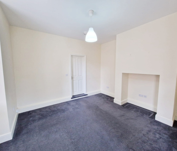 Unfurnished two bedroom apartment in a stunning Victorian house wit... - Photo 6