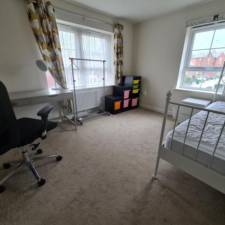 5 bedroom detached house to rent - Photo 1