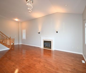 For Lease - 28 Silvercreek Crescent Unit# UPPER, Barrie, Ontario - Photo 1