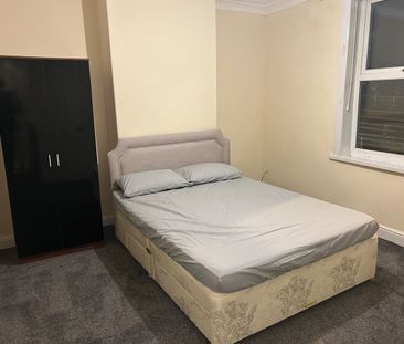 Room in a Shared House, York Road, LS9 - Photo 6