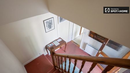 Sunny room for rent, 3-bedroom apartment, Glenageary, Dublin - Photo 4