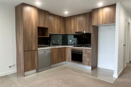 Modern Unit with Quality Finishes - Photo 3