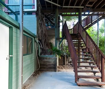 :: Two story Home in Glen Eden - Photo 2