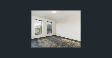 Spacious Family Home! - Photo 3