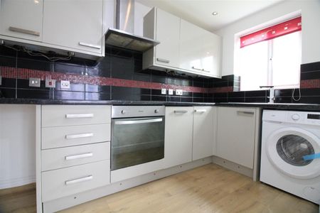 Perry Close, Uxbridge - Photo 4