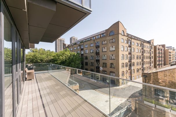 Gauging Square, London, E1W 2AE - Photo 1