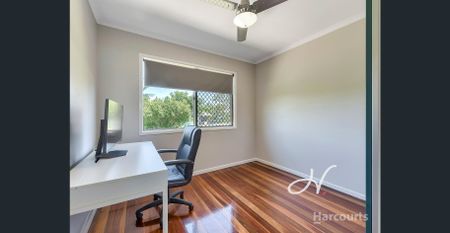 FAMILY FRIENDLY HOME ON A LARGE BLOCK IN KALLANGUR - Photo 3