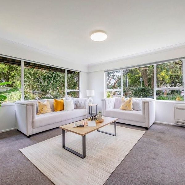 Great Location - DGZ 2 bedroom + office - Photo 1