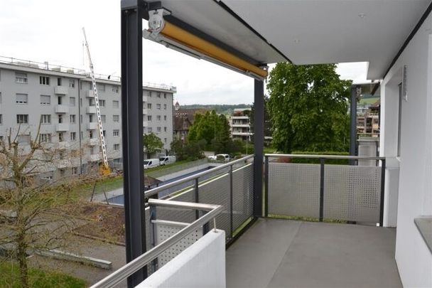 Quiet and central 2.5-room apartment in Baar - Foto 1