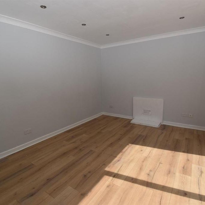 2 bedroom private hall to rent - Photo 1