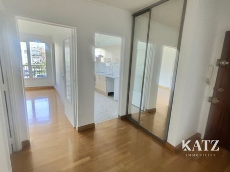 Location Appartement 3 pièces 70m² - Photo 2