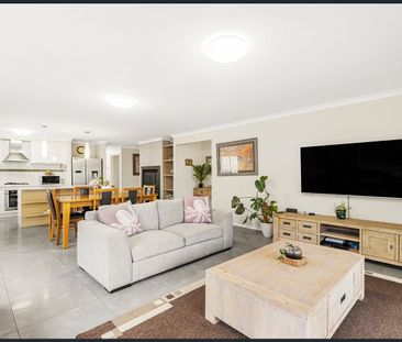 FAMILY FRIENDLY HOME IN QUIET LOCATION - Photo 3