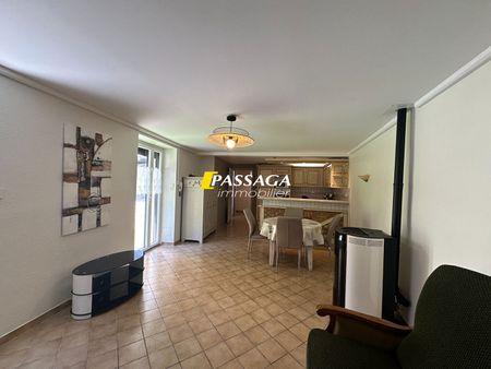 Location Appartement 3 pièces 69m² - Photo 2