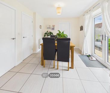 4 bedroom detached house to rent - Photo 3