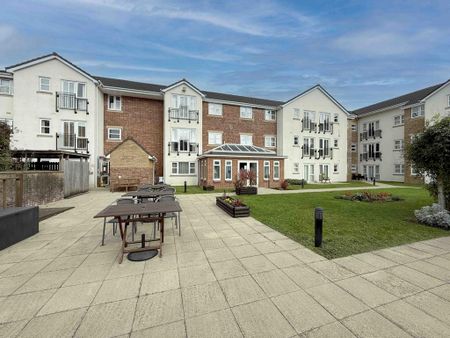 1 bedroom flat to rent - Photo 2