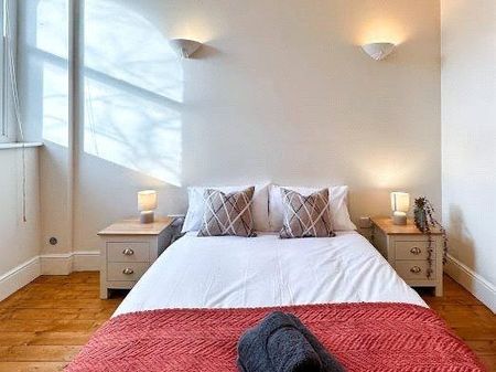 3 bedroom flat to rent - Photo 2