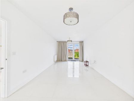 5 bedroom detached house to rent - Photo 2