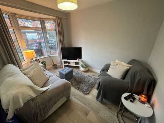 11 Windsor Drive, Belfast BT9 7FH - Photo 1