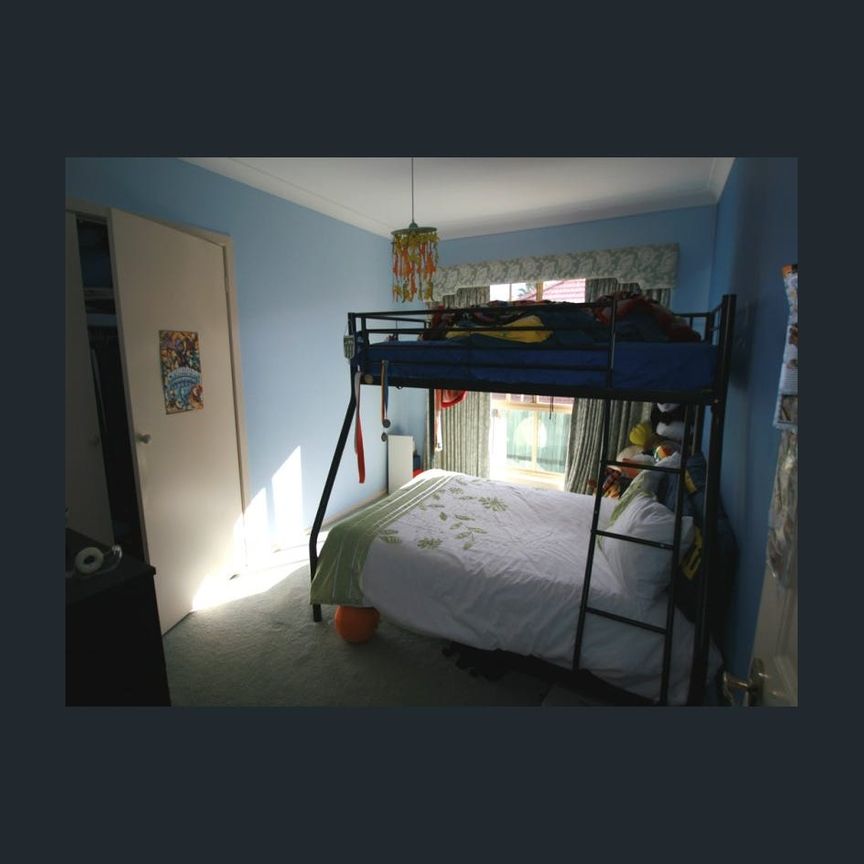 GREAT LOCATION! All amenities close by including schools, parks, transport & shops - Photo 1