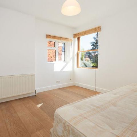 2 Bedroom, 2 bath, 1 reception Flat - Photo 1