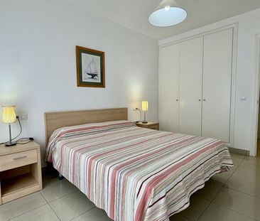 Carrer del Pintor Enric Serra - Foto 5