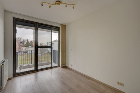 Prachtig appartement met twee slaapkamers en terras te huur in centrum Wilrijk - Photo 3