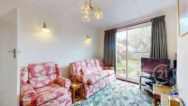 Hanworth Road, TW4 - Photo 1