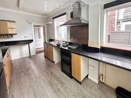 3 bedroom house to rent Worthing Road, Lowestoft, NR32 - Photo 2